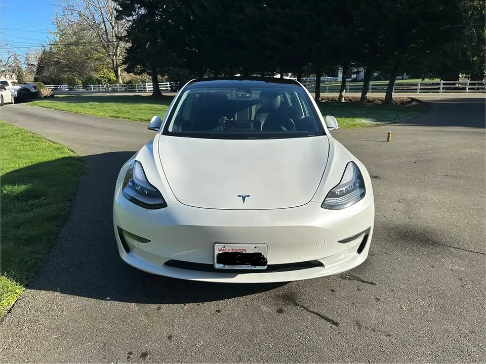 2019 Tesla Model 3 - Image 2 of 17