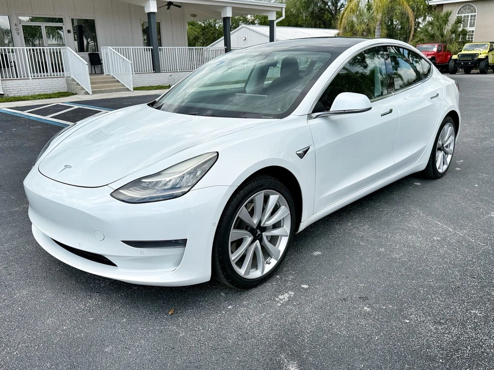 2019 Tesla Model 3 - Image 5 of 12