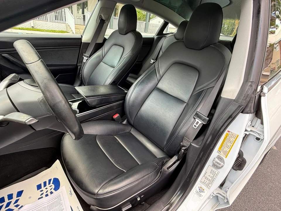 2019 Tesla Model 3 - Image 2 of 12