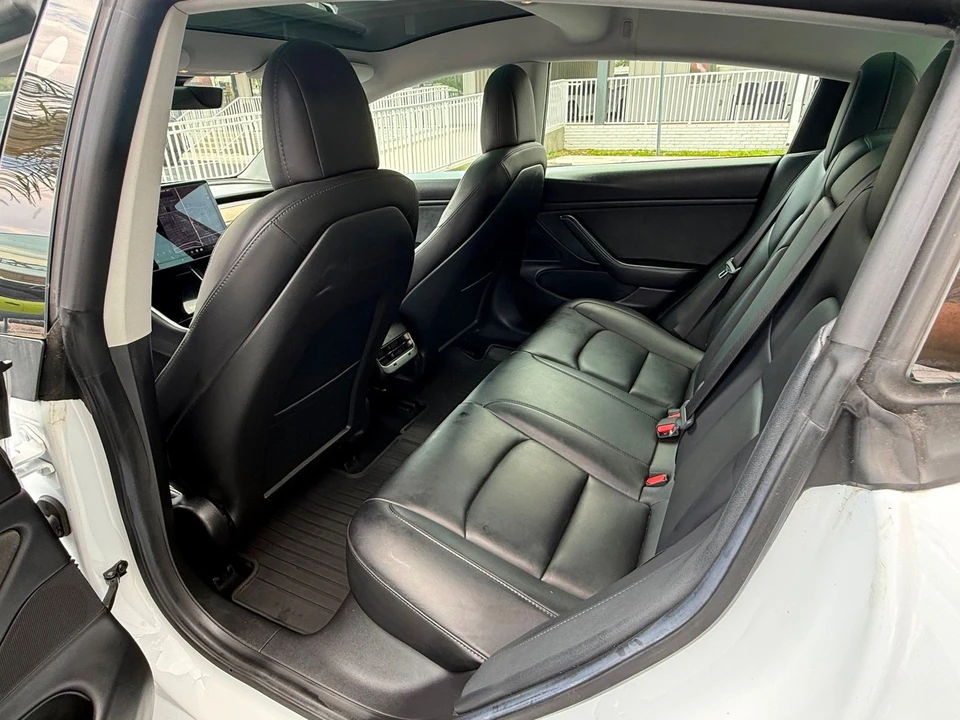2019 Tesla Model 3 - Image 10 of 12