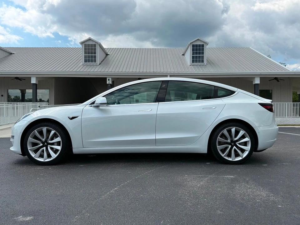 2019 Tesla Model 3 - Image 8 of 12