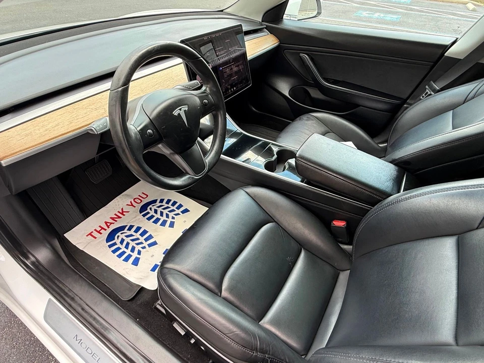 2019 Tesla Model 3 - Image 6 of 12