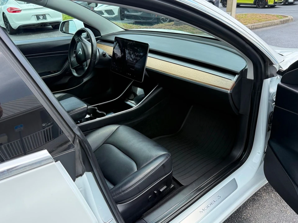 2019 Tesla Model 3 - Image 7 of 12
