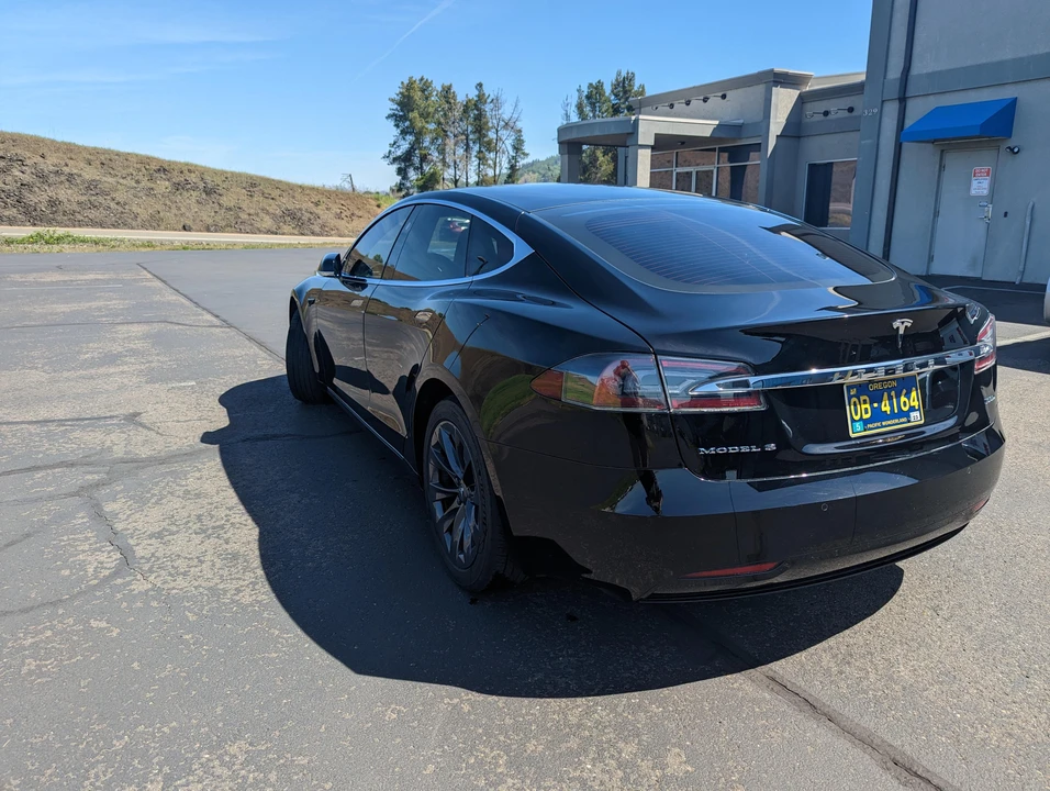2019 Tesla Model S - Image 14 of 31