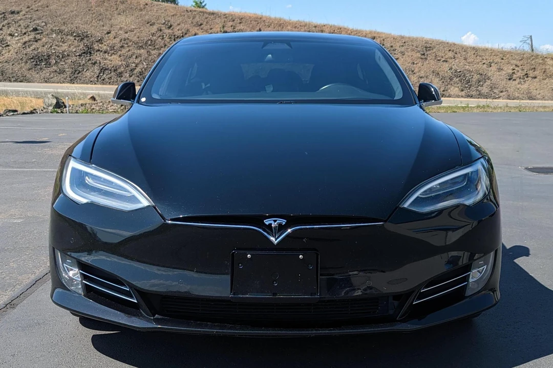 2019 Tesla Model S - Image 2 of 31