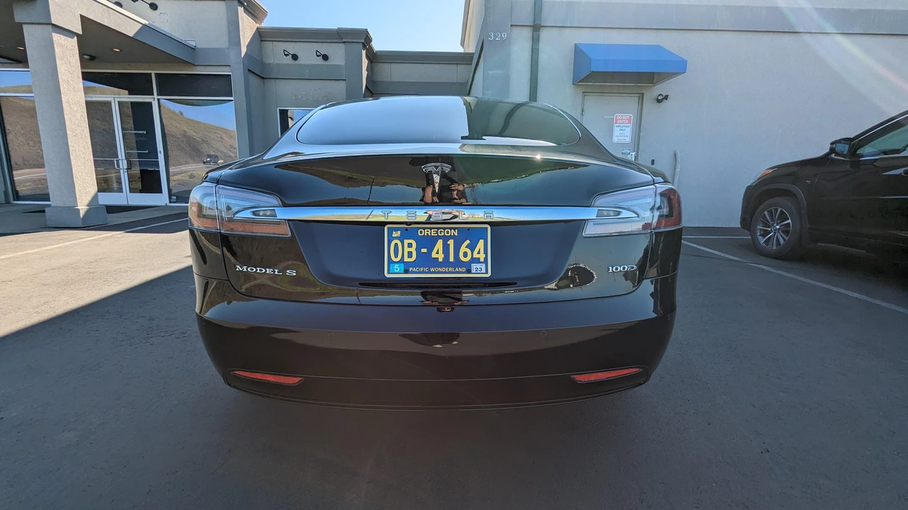 2019 Tesla Model S - Image 18 of 31