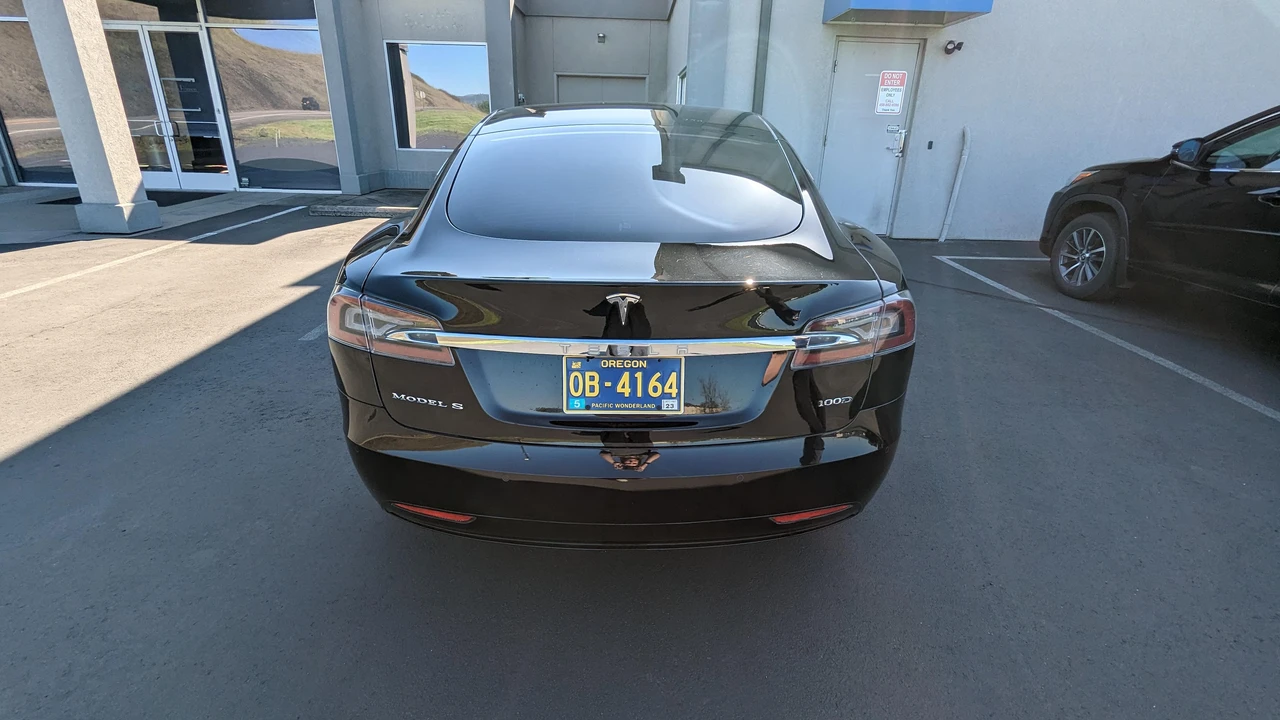 2019 Tesla Model S - Image 15 of 31