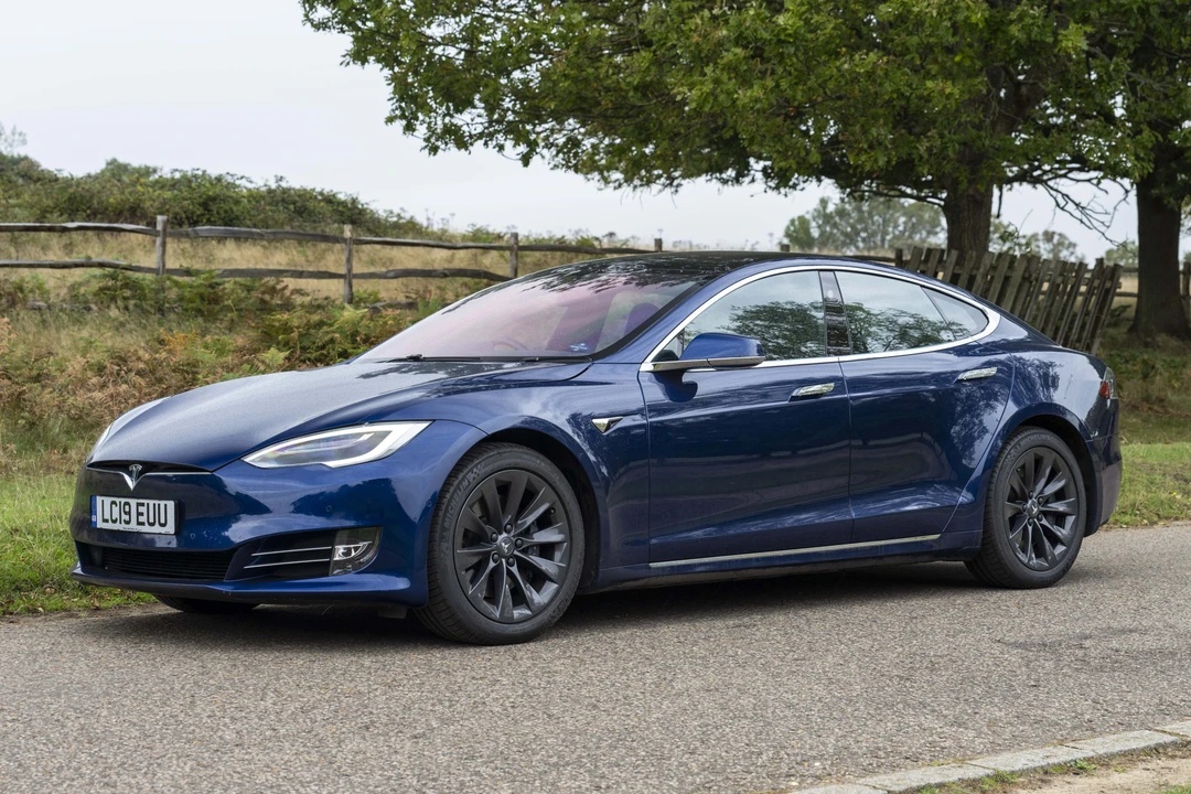 2019 Tesla Model S - Image 2 of 31