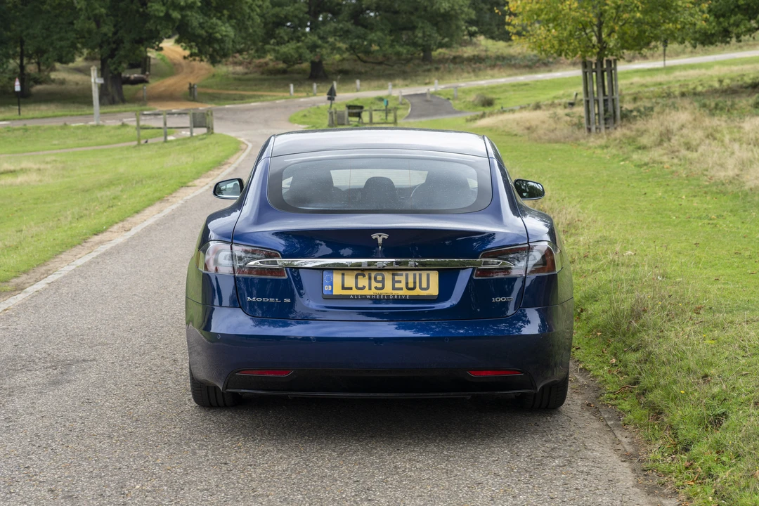 2019 Tesla Model S - Image 7 of 31