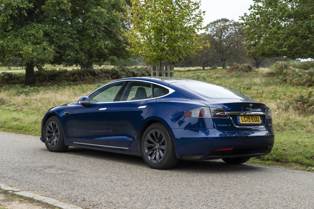 2019 Tesla Model S - Image 8 of 31