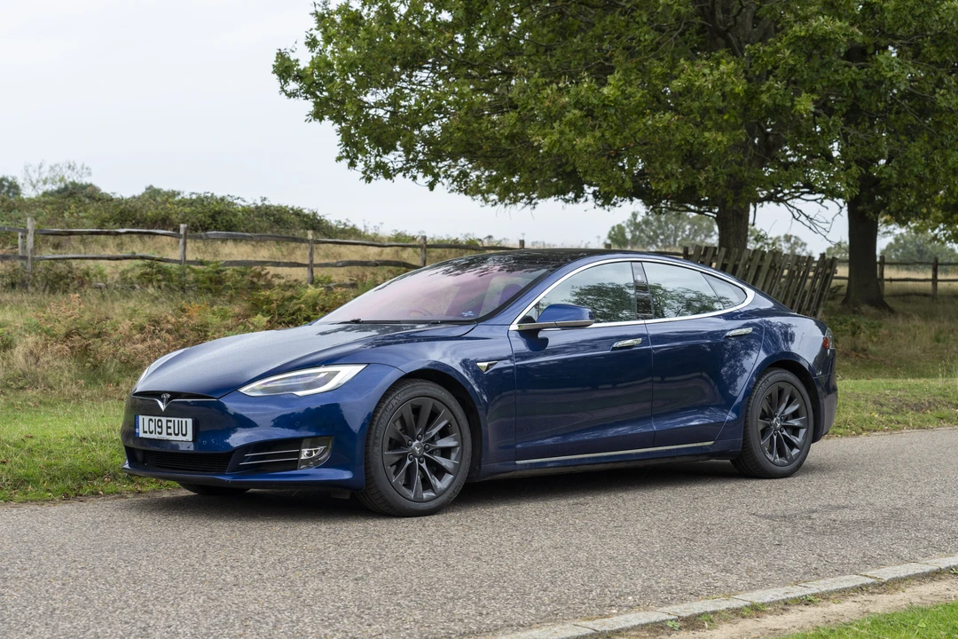 2019 Tesla Model S - Image 10 of 31
