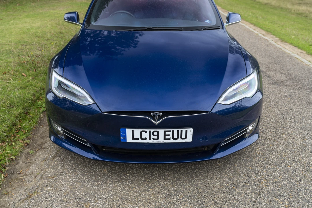 2019 Tesla Model S - Image 11 of 31