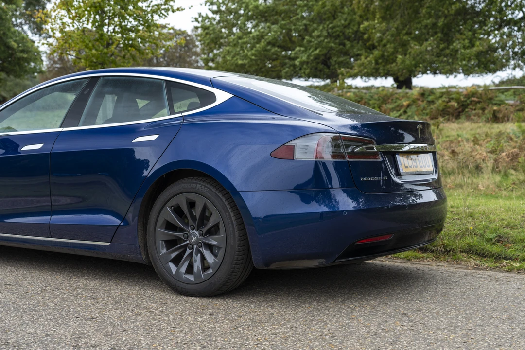 2019 Tesla Model S - Image 15 of 31