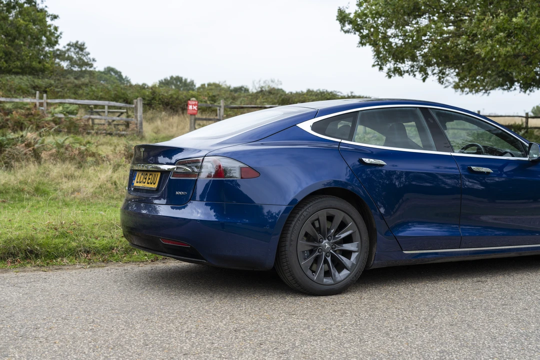 2019 Tesla Model S - Image 17 of 31