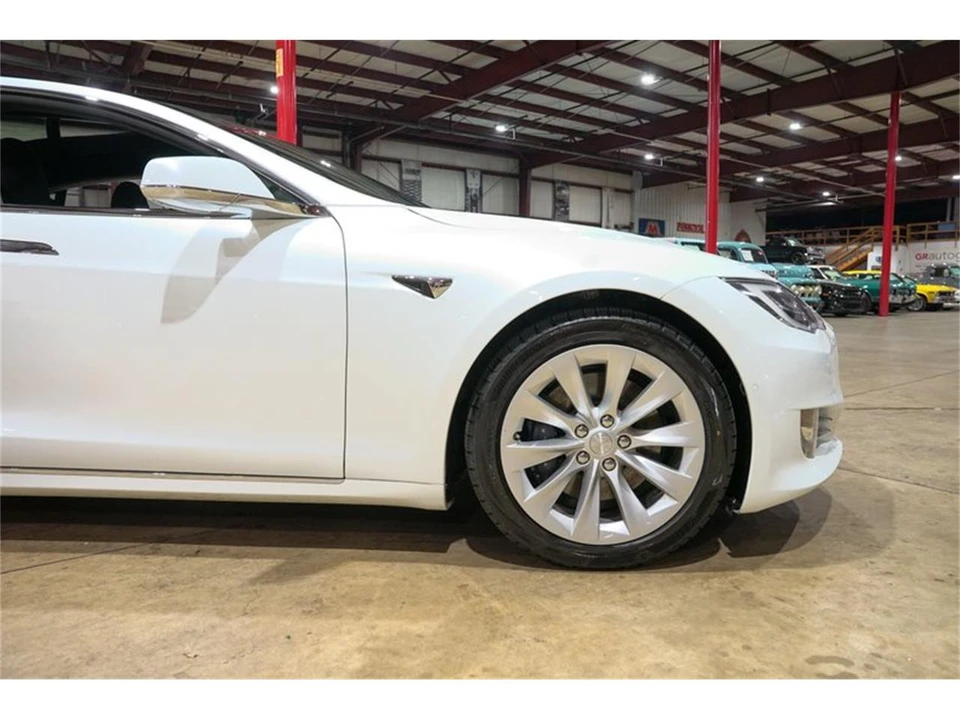 2019 Tesla Model S - Image 11 of 31