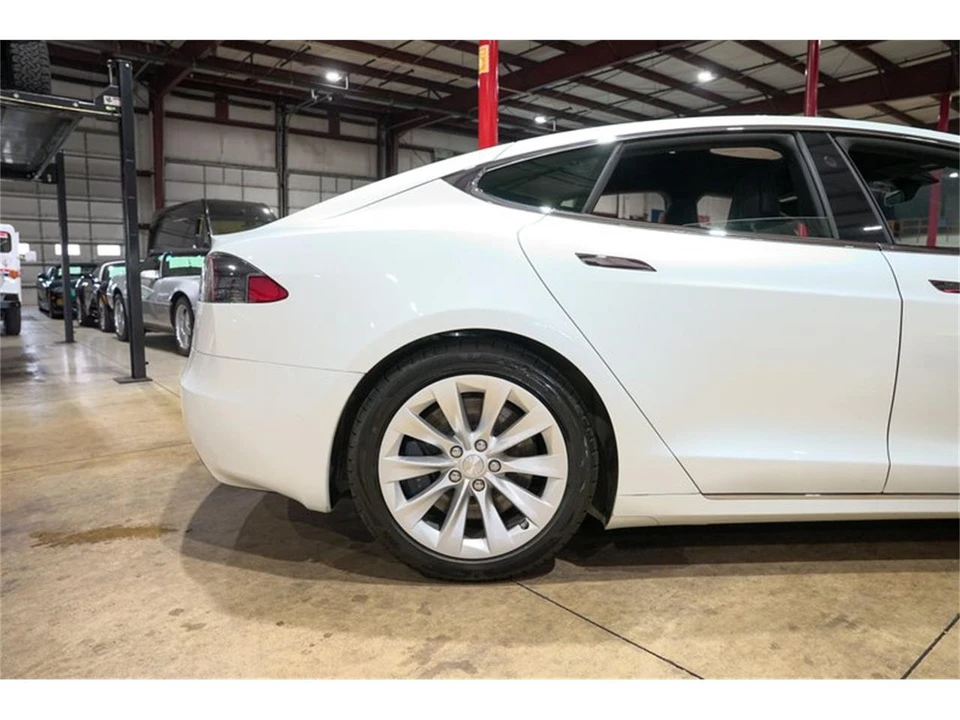2019 Tesla Model S - Image 9 of 31