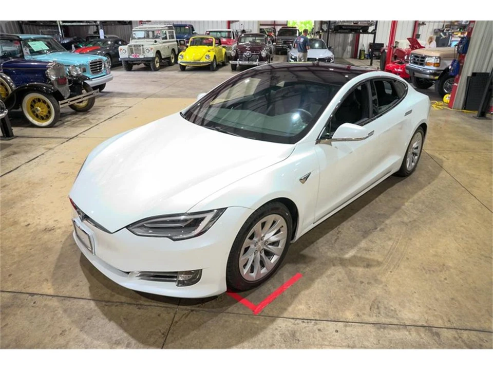 2019 Tesla Model S - Image 15 of 31