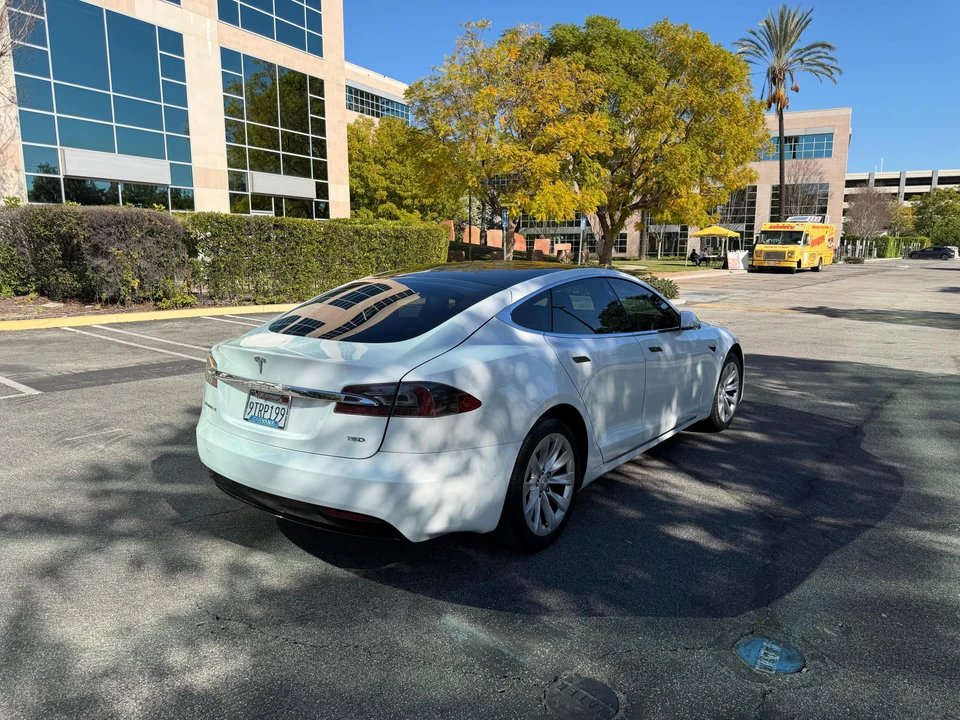 2019 Tesla Model S - Image 18 of 31