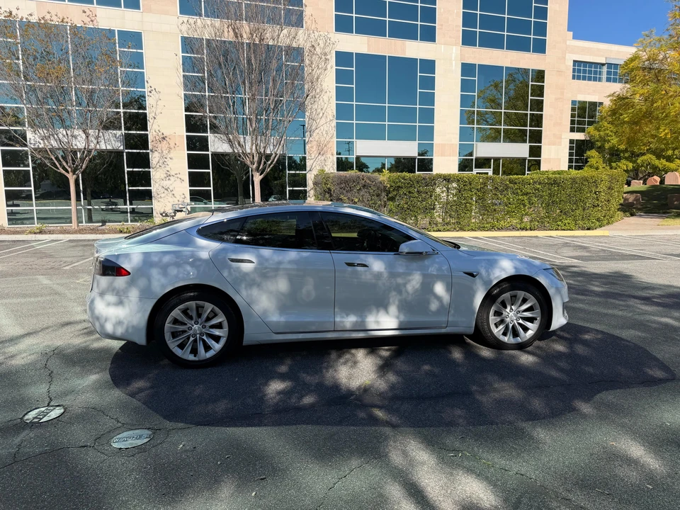2019 Tesla Model S - Image 19 of 31