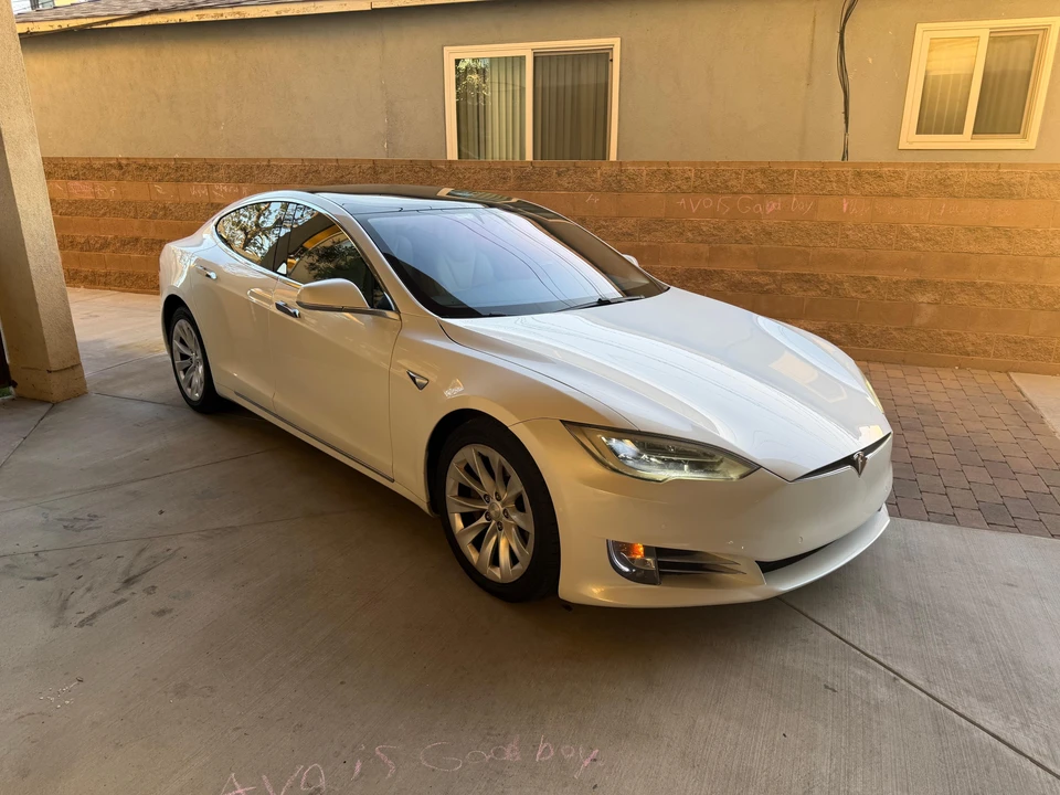 2019 Tesla Model S - Image 14 of 31