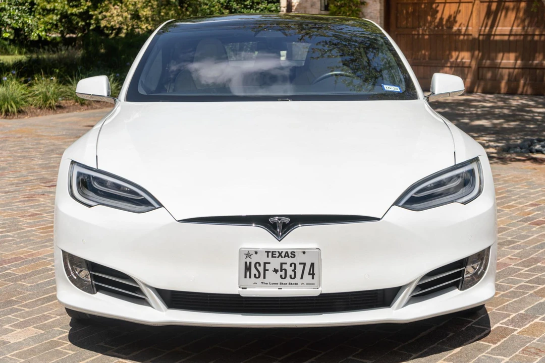 2019 Tesla Model S - Image 2 of 31