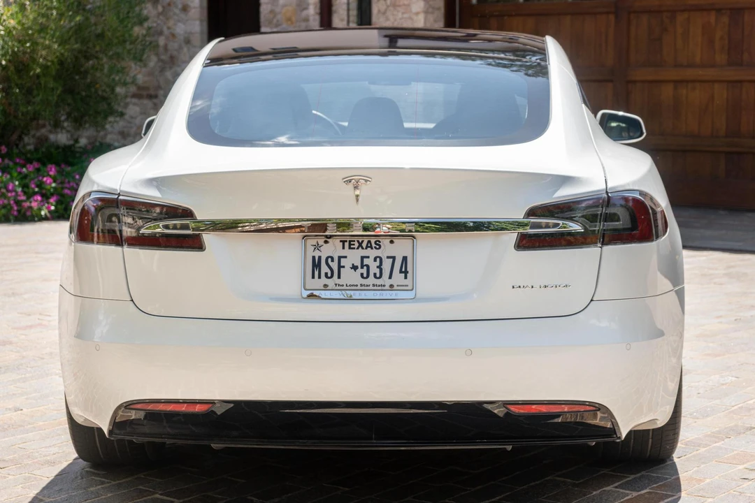 2019 Tesla Model S - Image 5 of 31