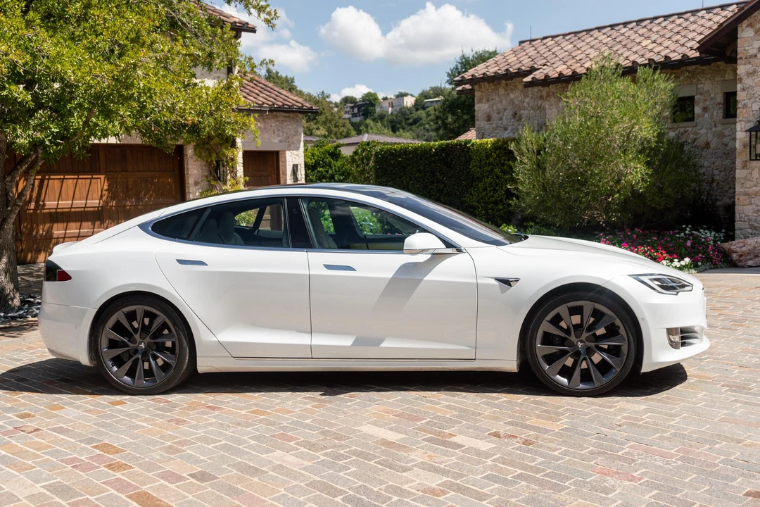 2019 Tesla Model S - Image 10 of 31