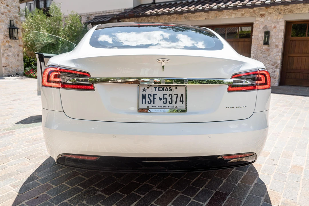2019 Tesla Model S - Image 9 of 31