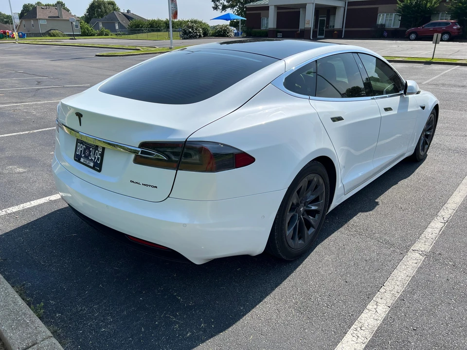 2019 Tesla Model S - Image 8 of 31