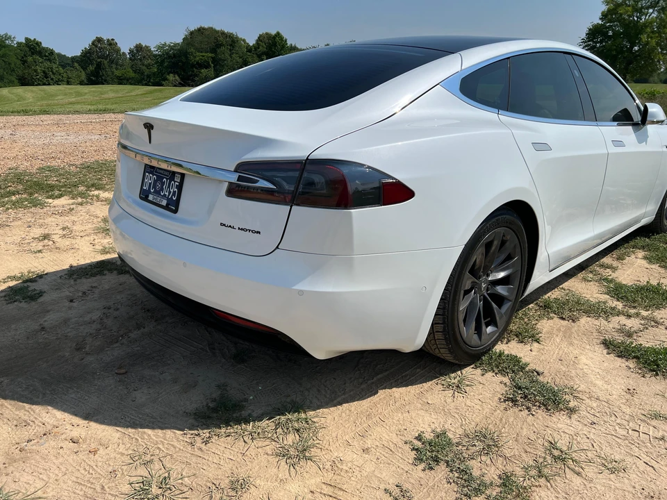 2019 Tesla Model S - Image 9 of 31