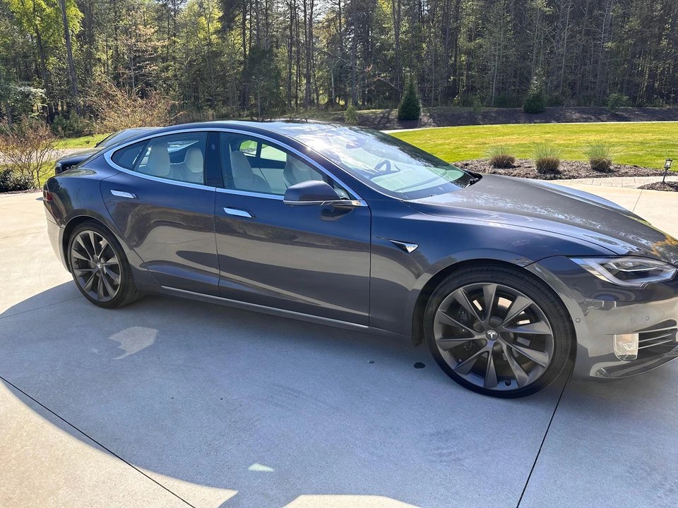 2019 Tesla Model S - Image 12 of 31