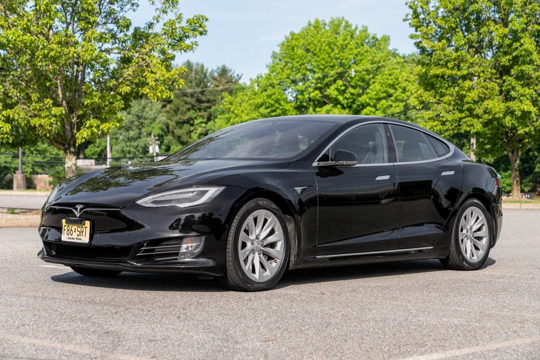 2019 Tesla Model S - Image 2 of 31