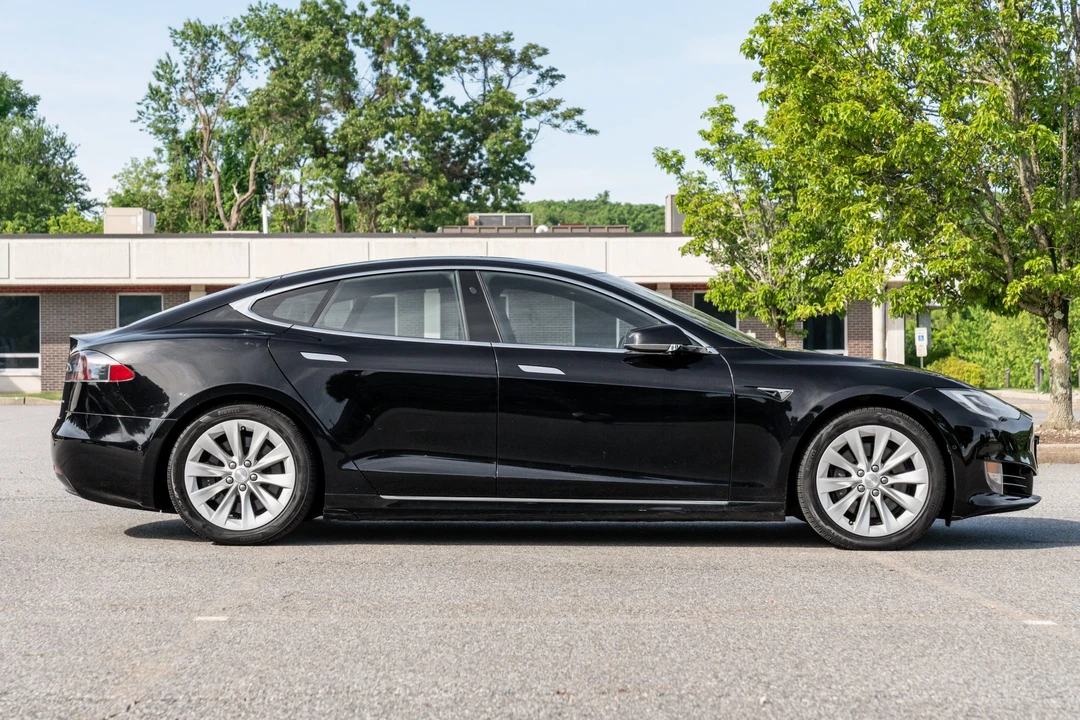 2019 Tesla Model S - Image 8 of 31