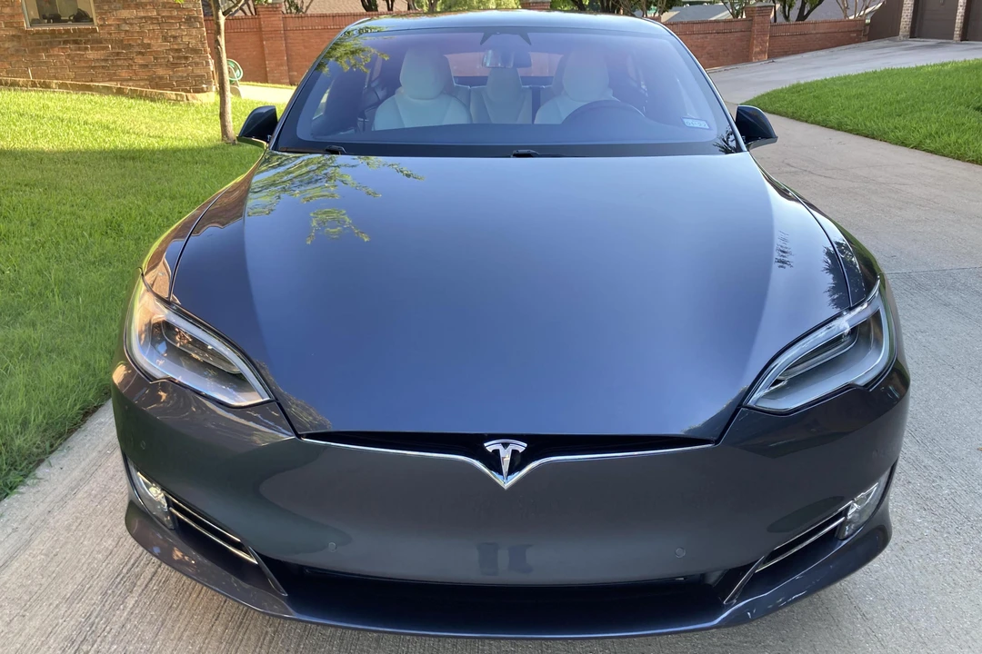 2019 Tesla Model S - Image 2 of 31