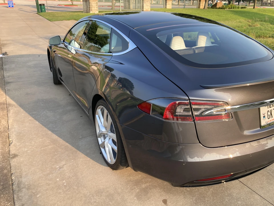 2019 Tesla Model S - Image 8 of 31