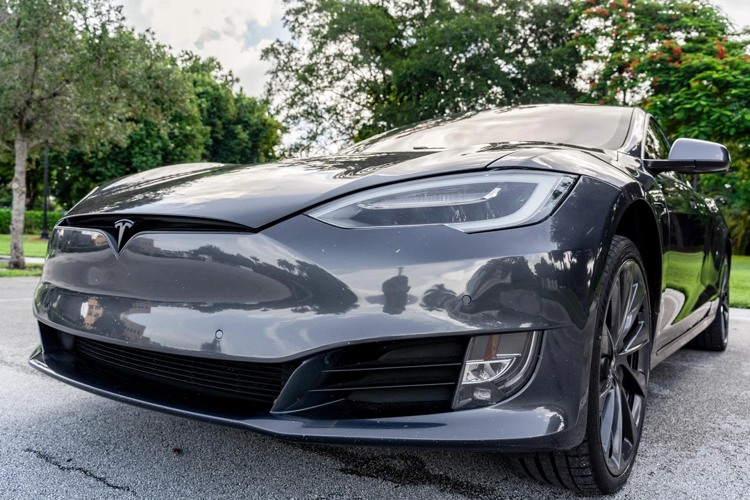 2019 Tesla Model S - Image 7 of 31