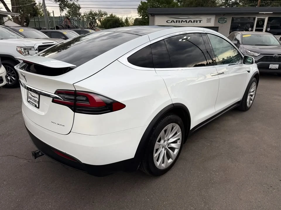2019 Tesla Model X - Image 9 of 20