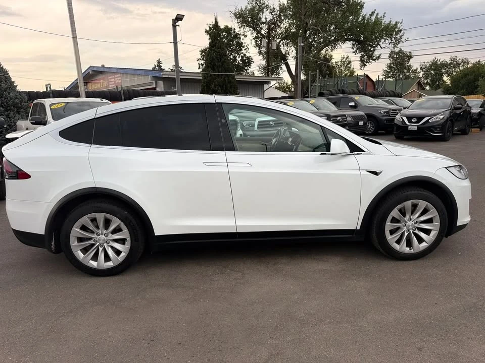 2019 Tesla Model X - Image 10 of 20