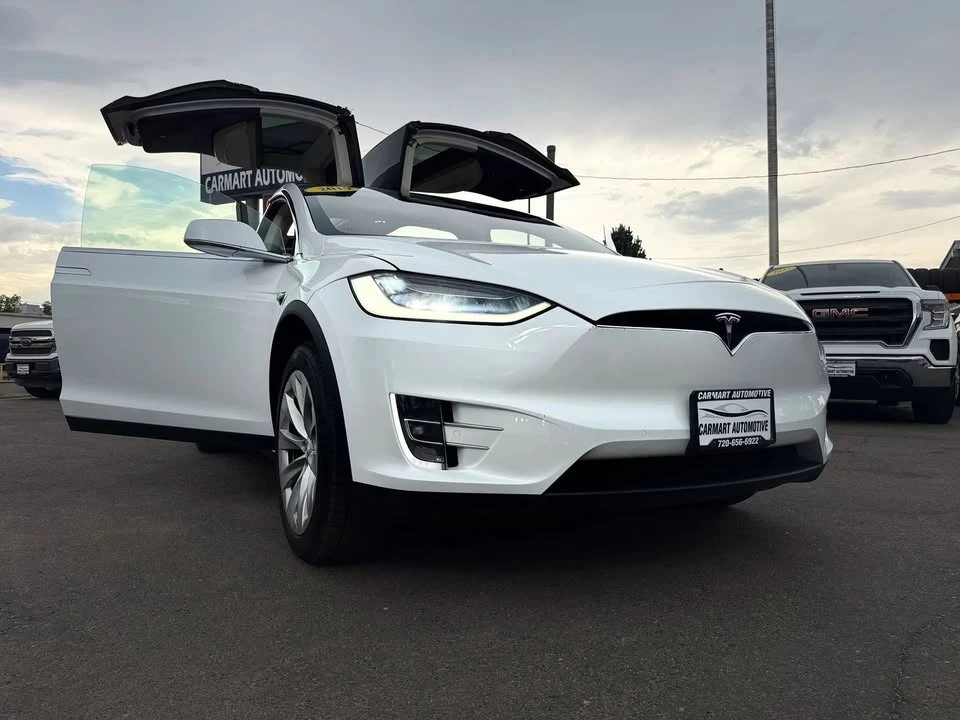 2019 Tesla Model X - Image 11 of 20