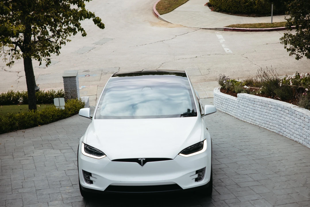2019 Tesla Model X - Image 9 of 31