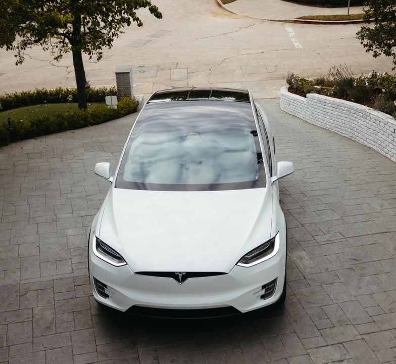 2019 Tesla Model X - Image 8 of 31