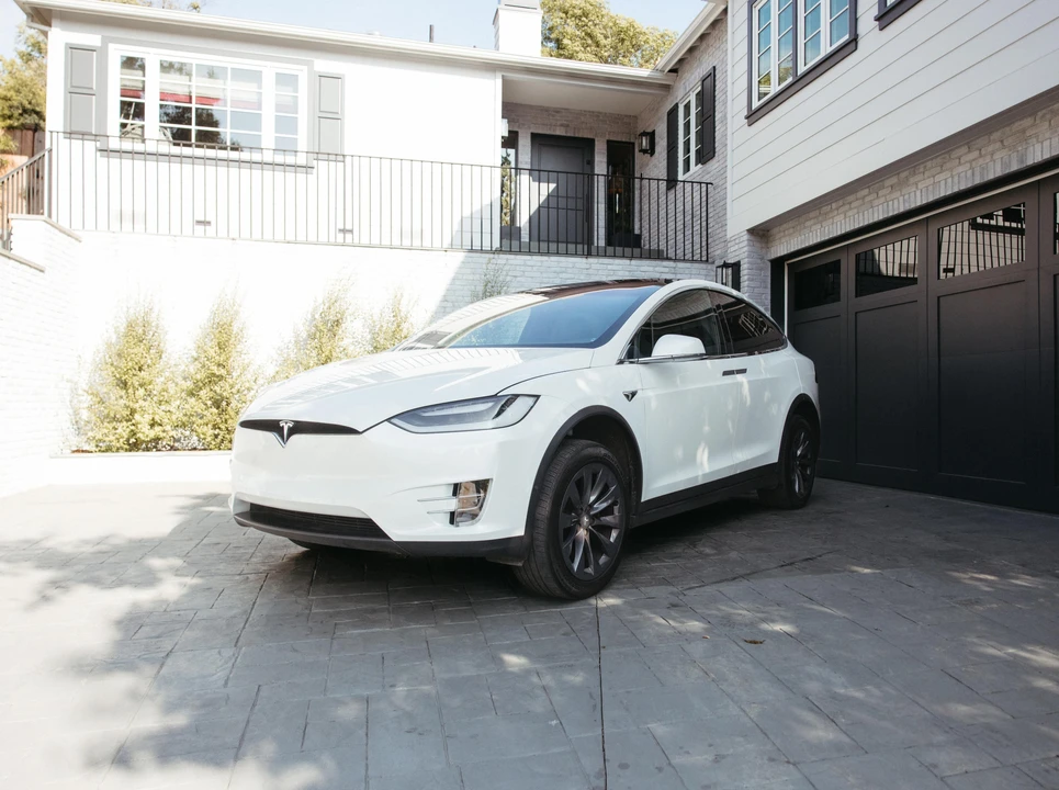 2019 Tesla Model X - Image 12 of 31