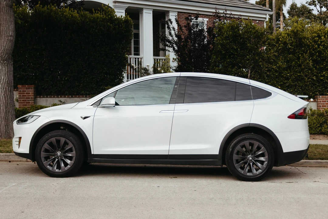 2019 Tesla Model X - Image 15 of 31
