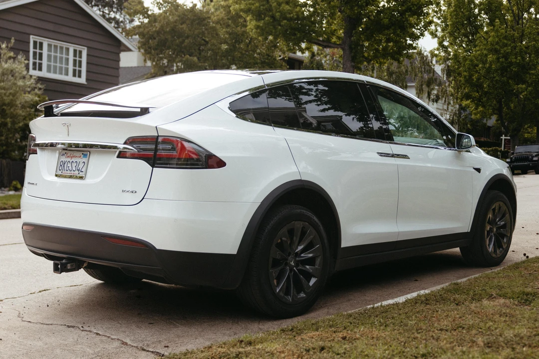 2019 Tesla Model X - Image 4 of 31