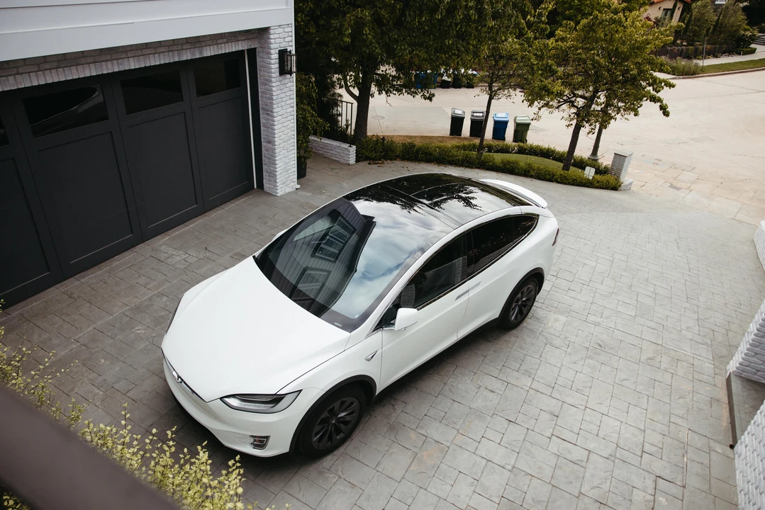 2019 Tesla Model X - Image 13 of 31