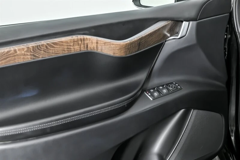 2019 Tesla Model X - Image 15 of 21