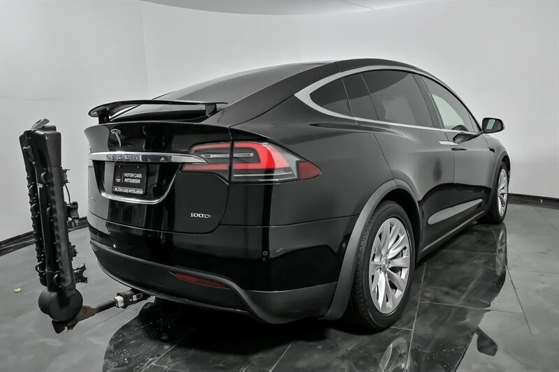 2019 Tesla Model X - Image 10 of 12