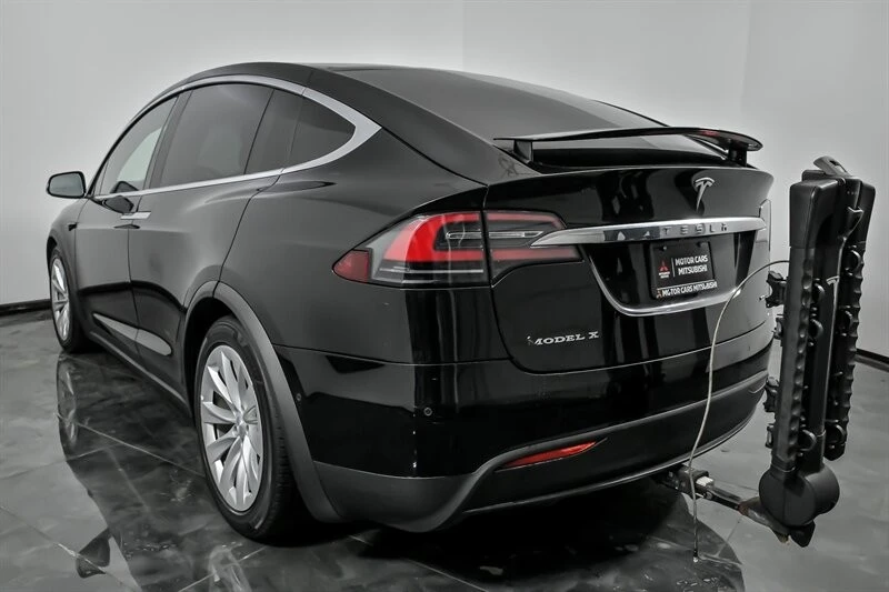 2019 Tesla Model X - Image 8 of 21