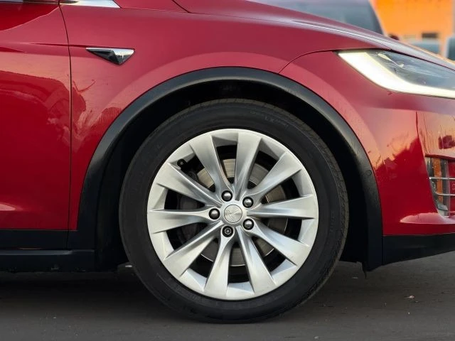 2019 Tesla Model X - Image 7 of 12