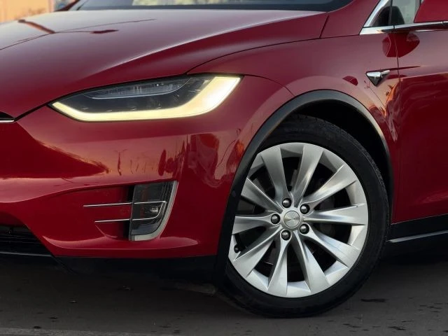 2019 Tesla Model X - Image 2 of 12